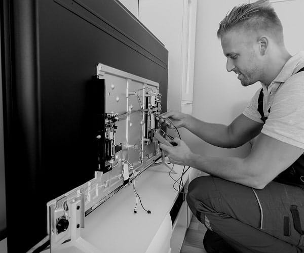 Tehnician reparații electronice Marcus Electronics